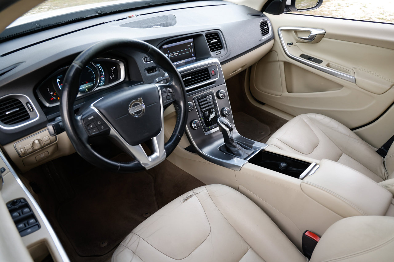 Used 2015 Volvo S60 T5 Platinum image 4