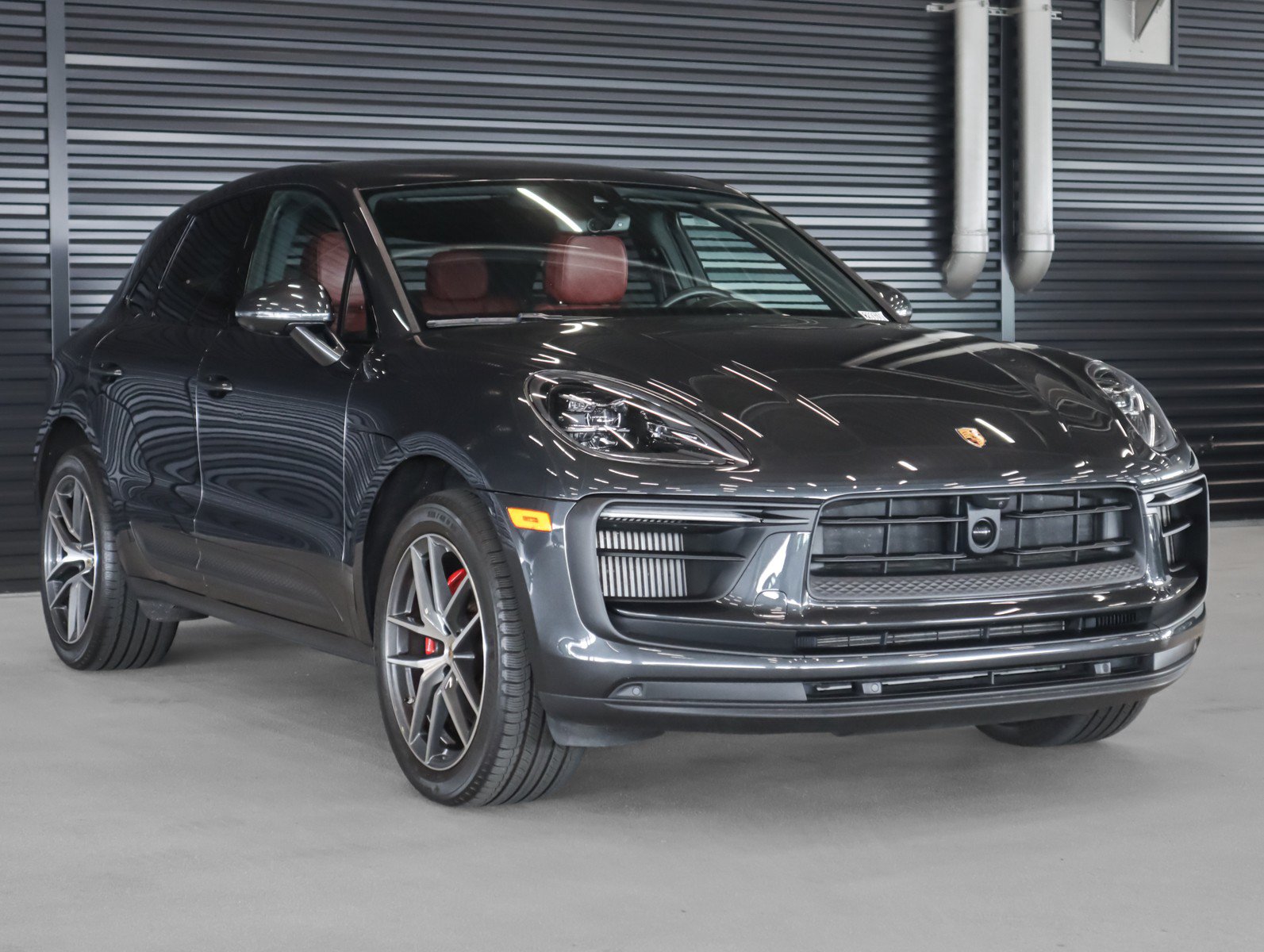 Certified 2024 Porsche Macan S AWD/4WD image 7