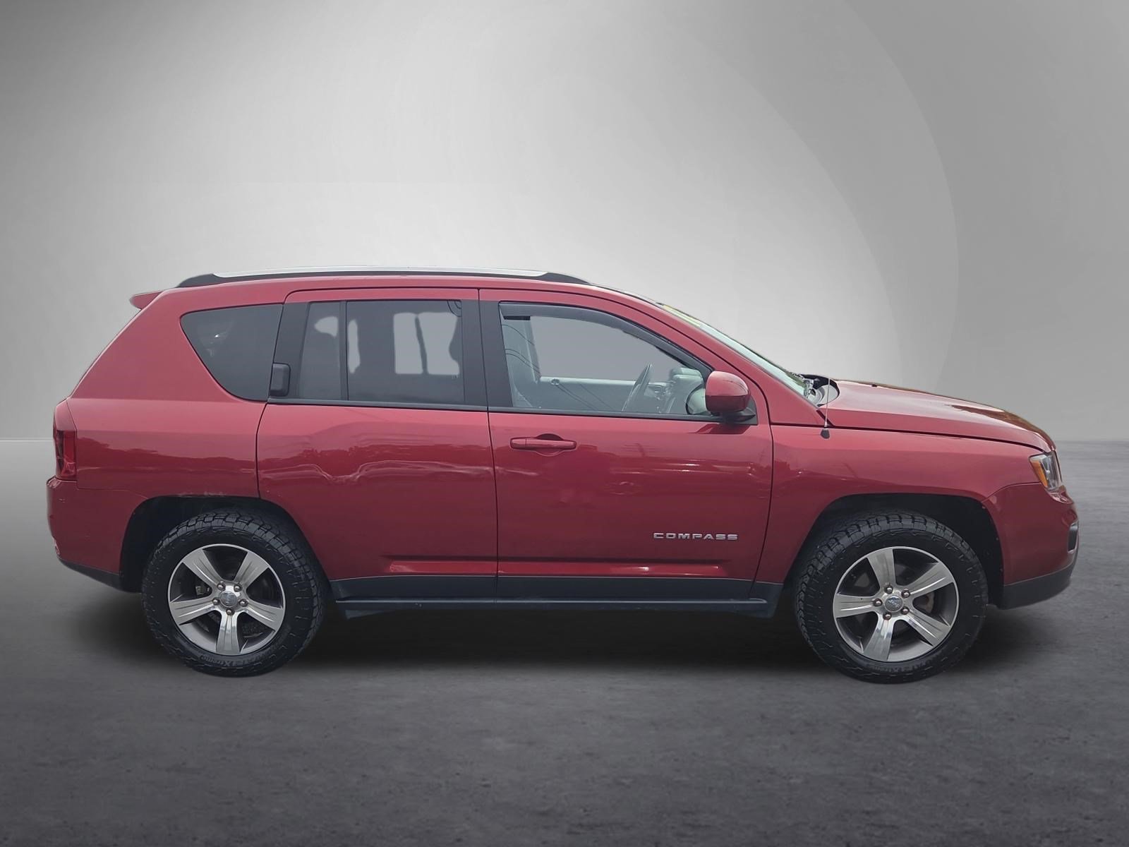 Used 2017 Jeep Compass High Altitude AWD/4WD image 2