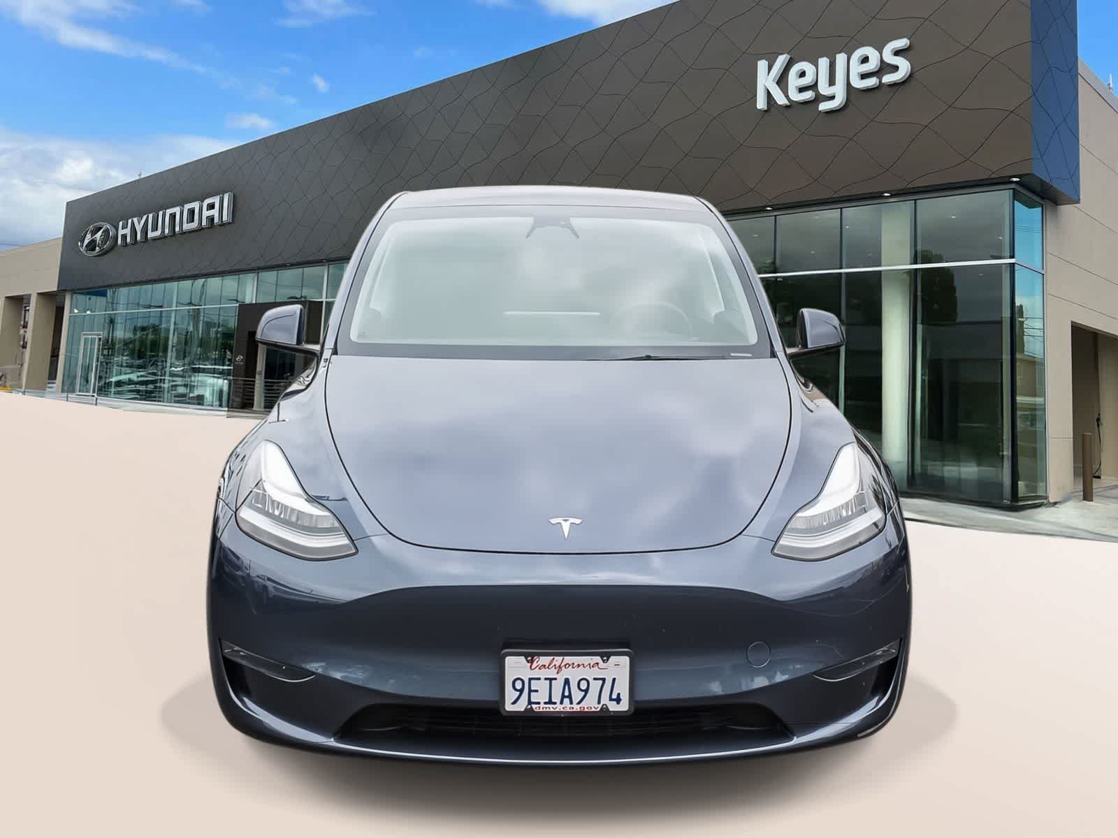 Used 2023 Tesla Model Y Long Range AWD/4WD image 2