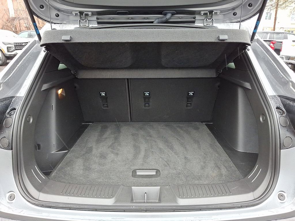 Used 2024 Chevrolet Trax RS w/ Driver Confidence Package image 28