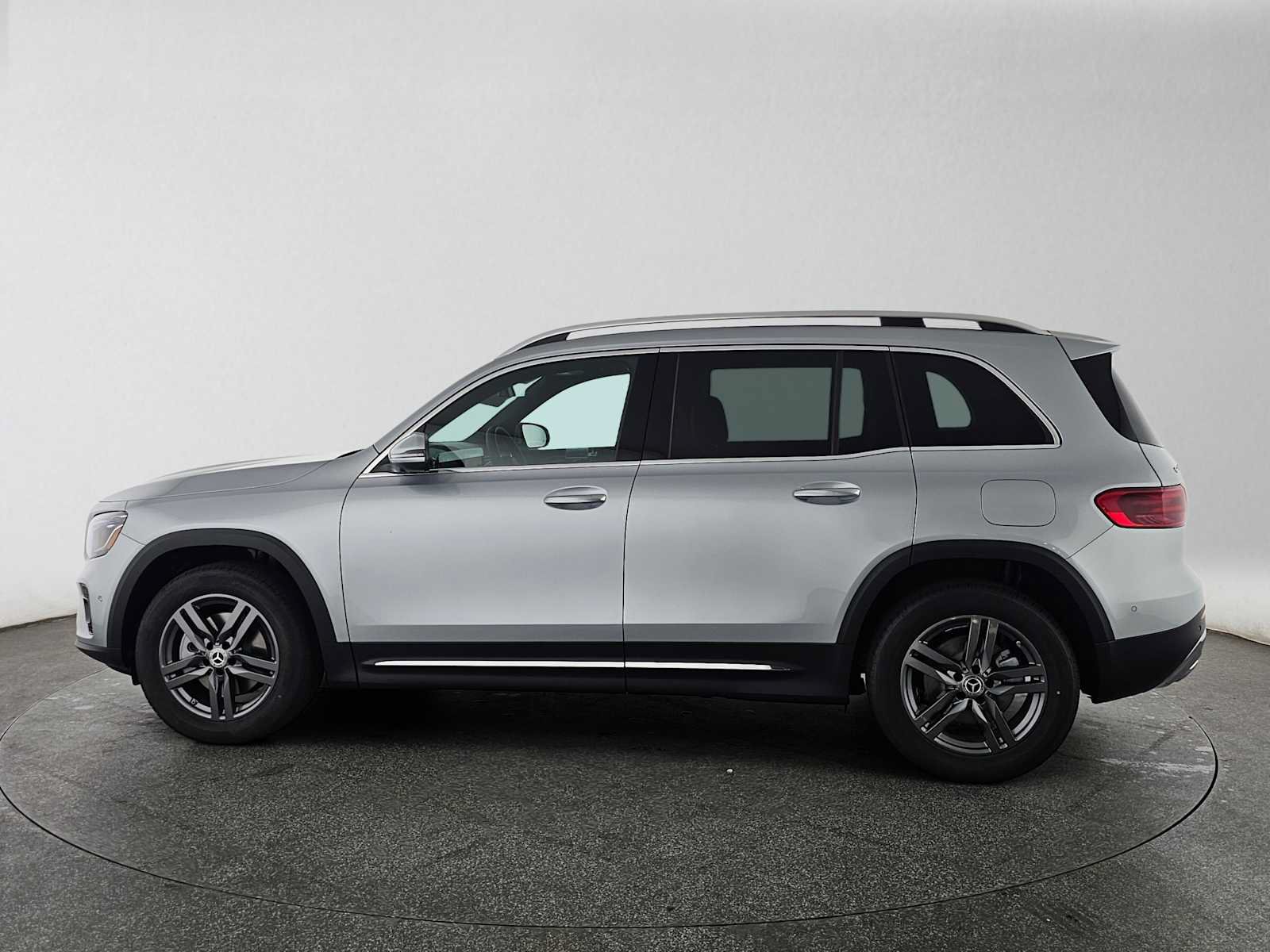 New 2026 Mercedes-Benz GLB 250 image 6