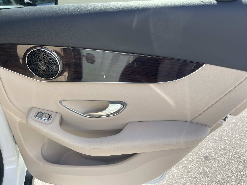 Used 2020 Mercedes-Benz GLC 300 image 22