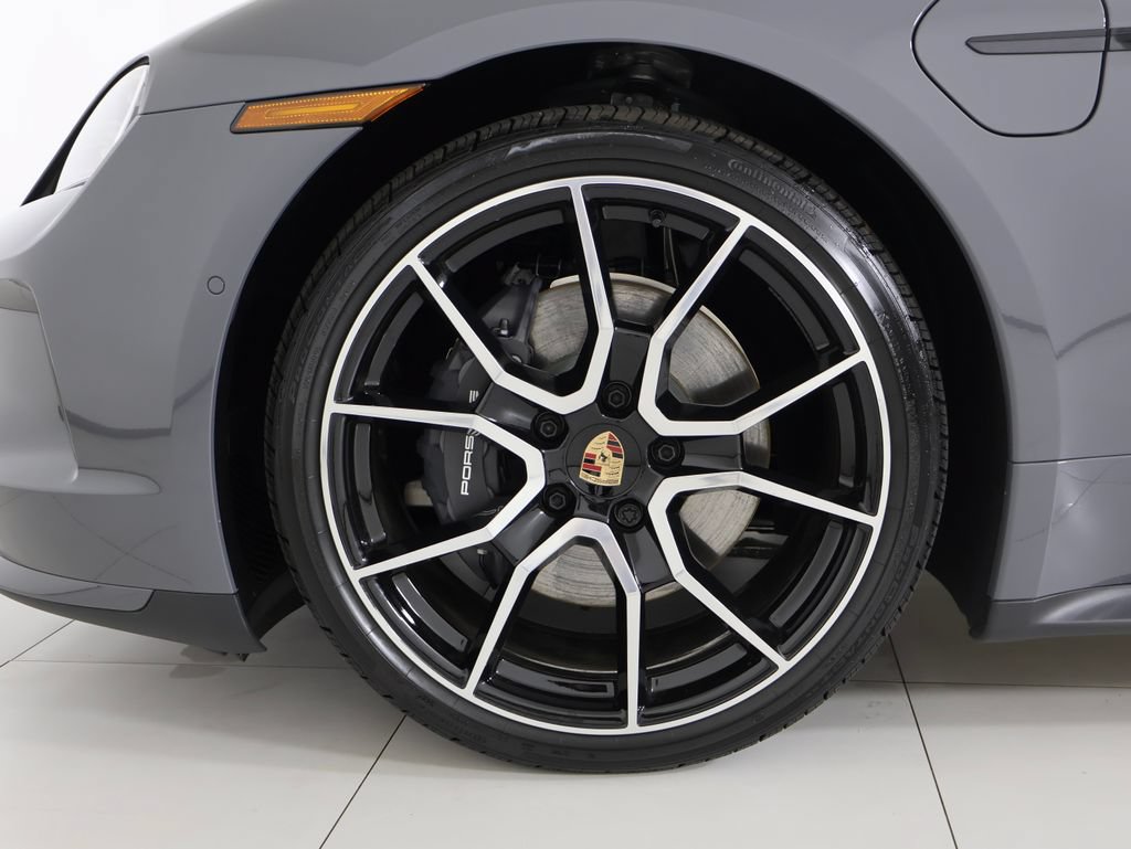 New 2026 Porsche Taycan RWD image 27