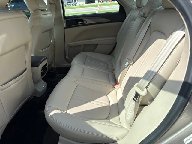 Used 2020 Lincoln MKZ w/ Convenience Package FWD image 18