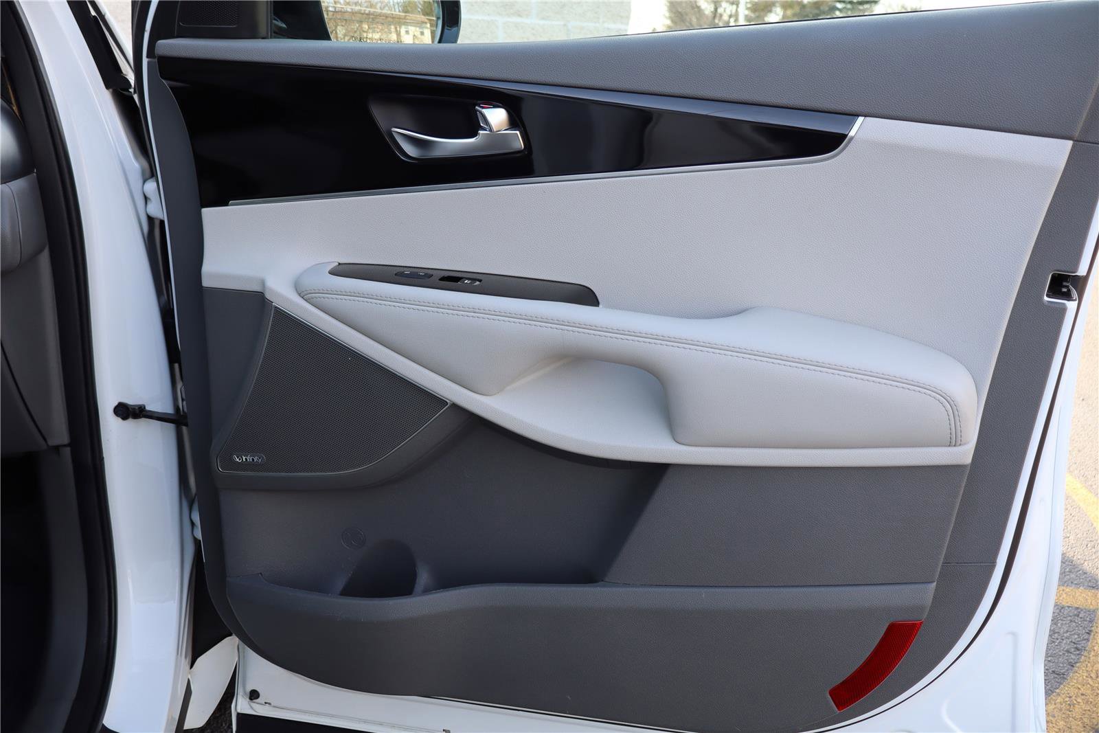 Used 2017 Kia Sorento SX image 28