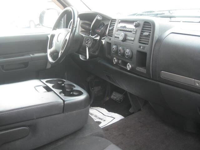 Used 2010 Chevrolet Silverado 1500 LT image 17