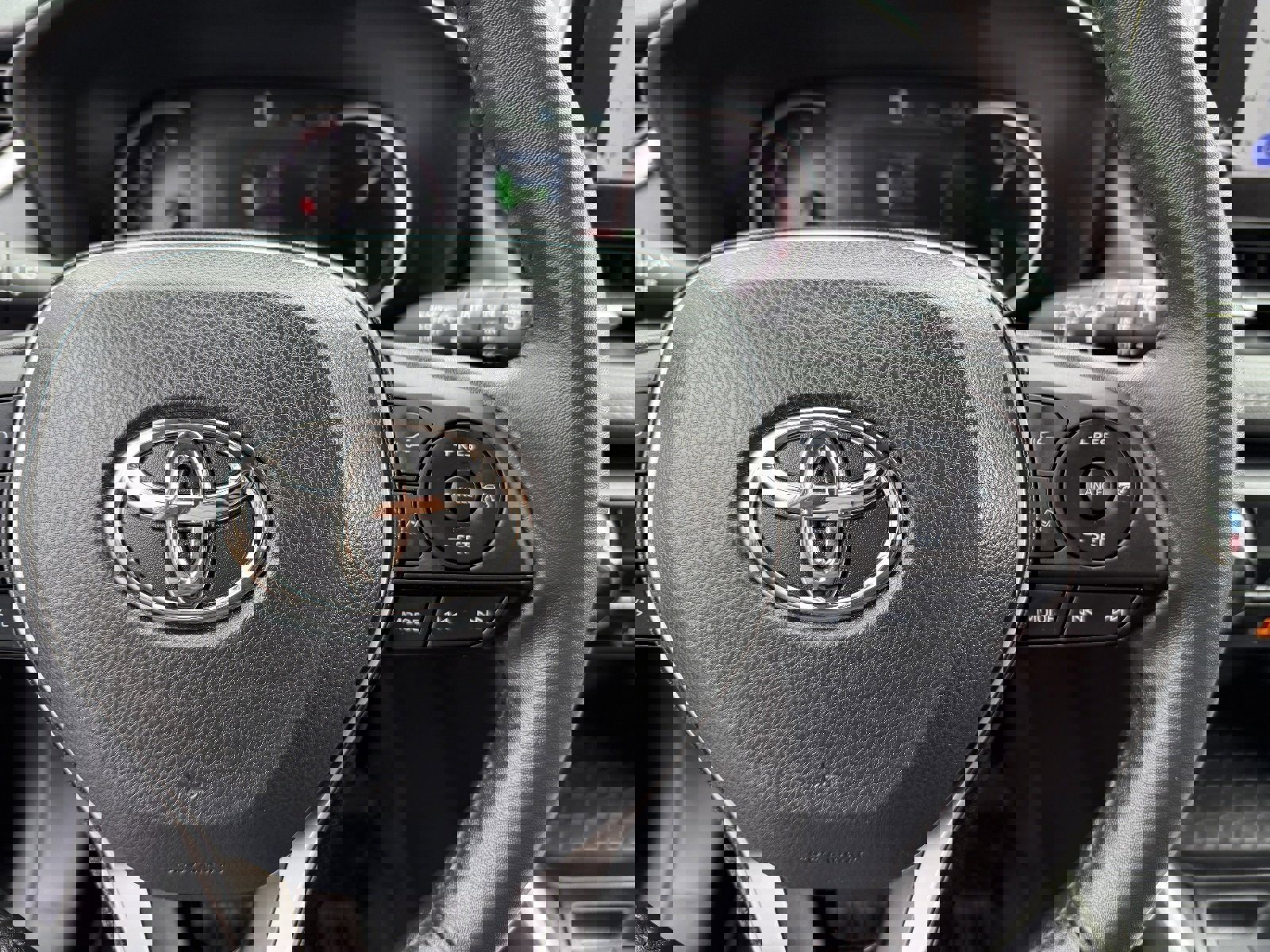 Used 2023 Toyota RAV4 XLE Premium image 26