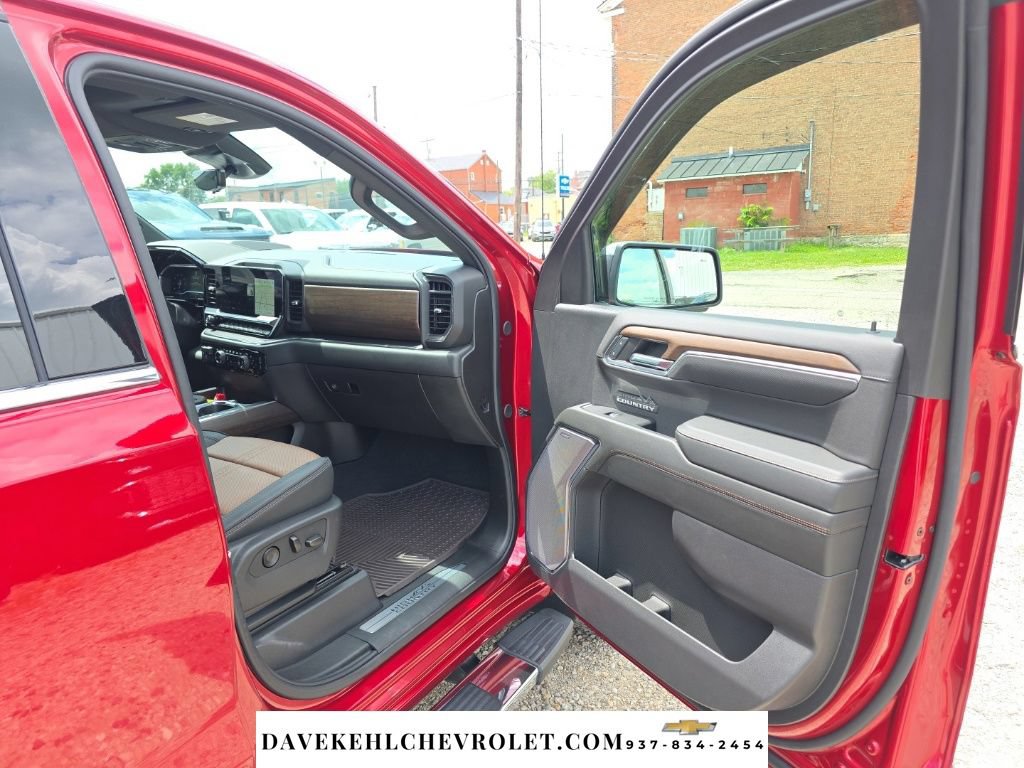 Used 2024 Chevrolet Silverado 1500 High Country w/ Technology Package AWD/4WD image 39