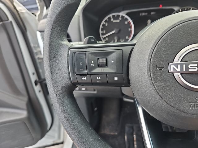 Used 2024 Nissan Rogue SV FWD image 13