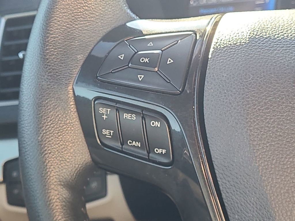 Used 2018 Ford Explorer XLT w/ Equipment Group 202A image 33
