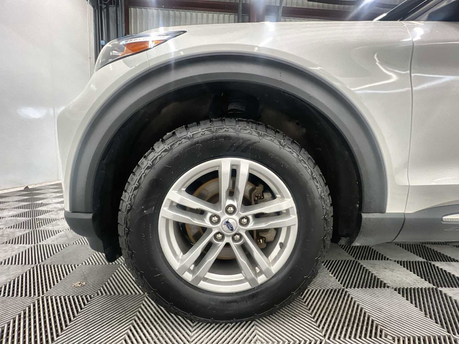 Used 2022 Ford Explorer XLT w/ Equipment Group 202A image 18