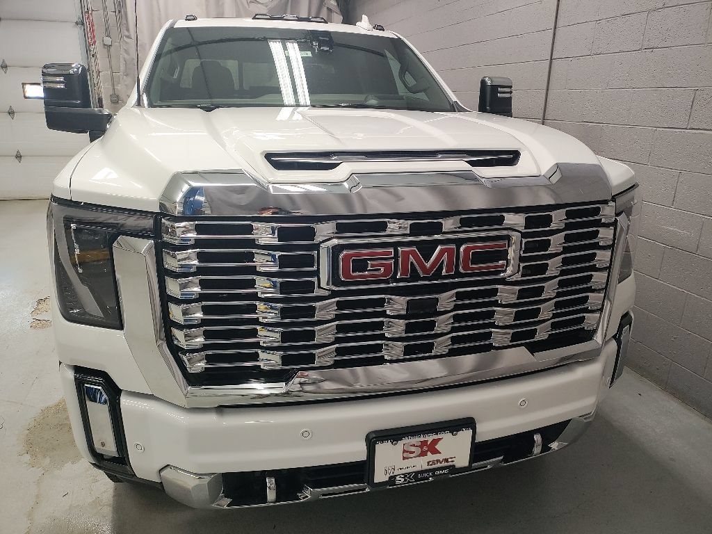 New 2026 GMC Sierra 2500 Denali w/ Denali Reserve Package AWD/4WD image 6