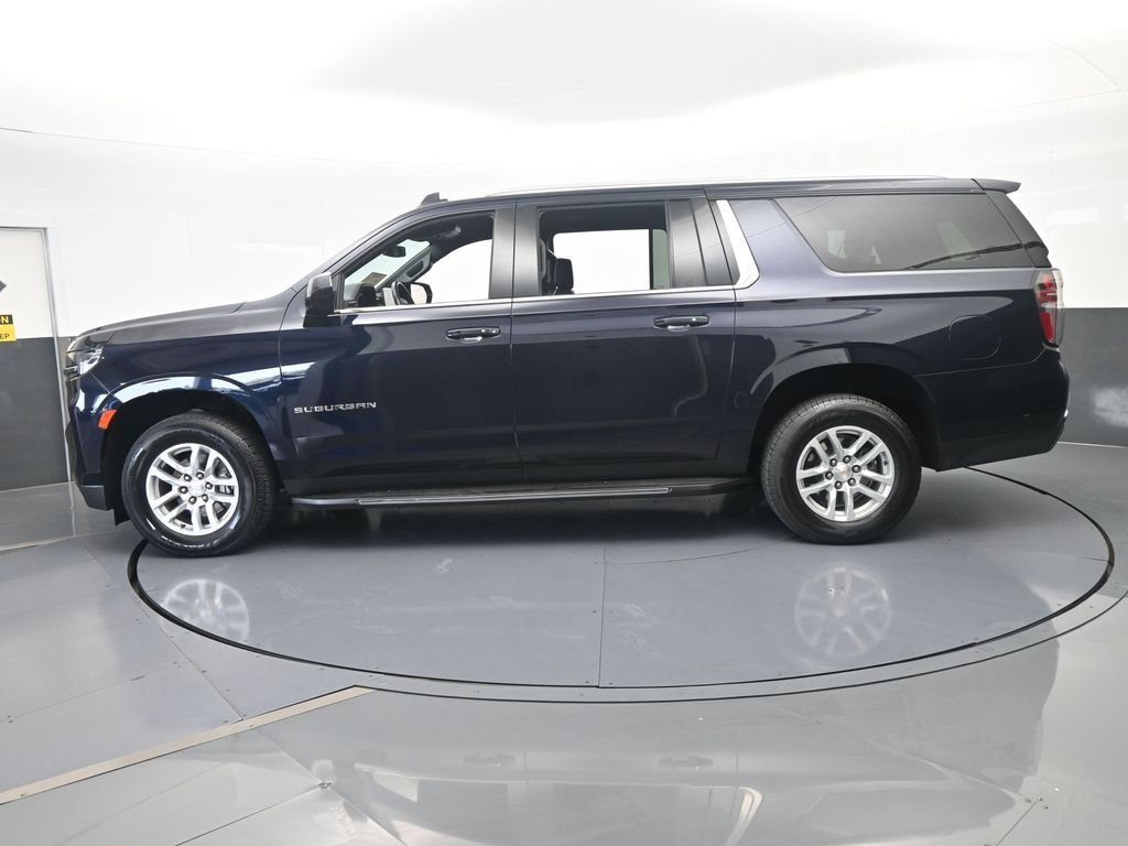 Used 2024 Chevrolet Suburban LT AWD/4WD image 3