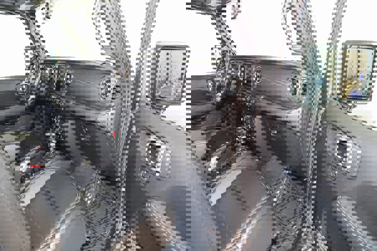 Used 2022 Jeep Wrangler Unlimited Sahara w/ Cold Weather Group image 45