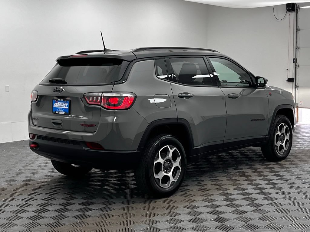 Used 2022 Jeep Compass Trailhawk AWD/4WD image 8