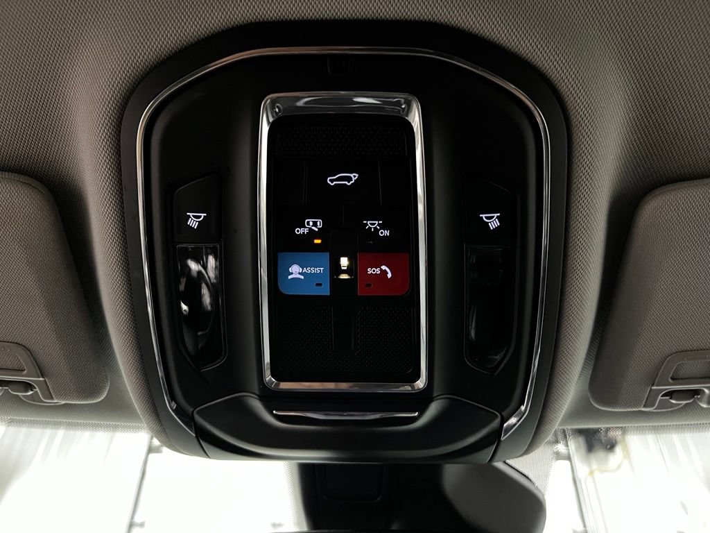 Used 2023 Jeep Grand Cherokee Limited AWD/4WD image 21