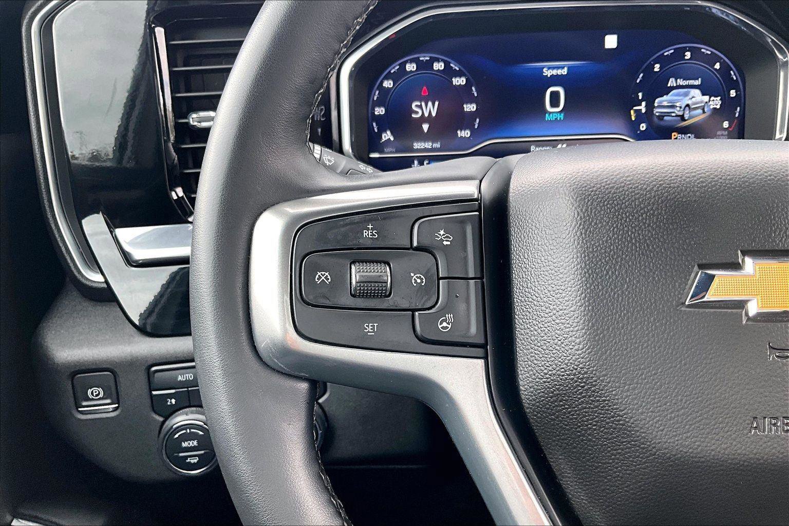 Used 2023 Chevrolet Silverado 1500 LT AWD/4WD image 19