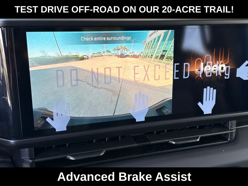 New 2026 Jeep Gladiator Sahara image 13