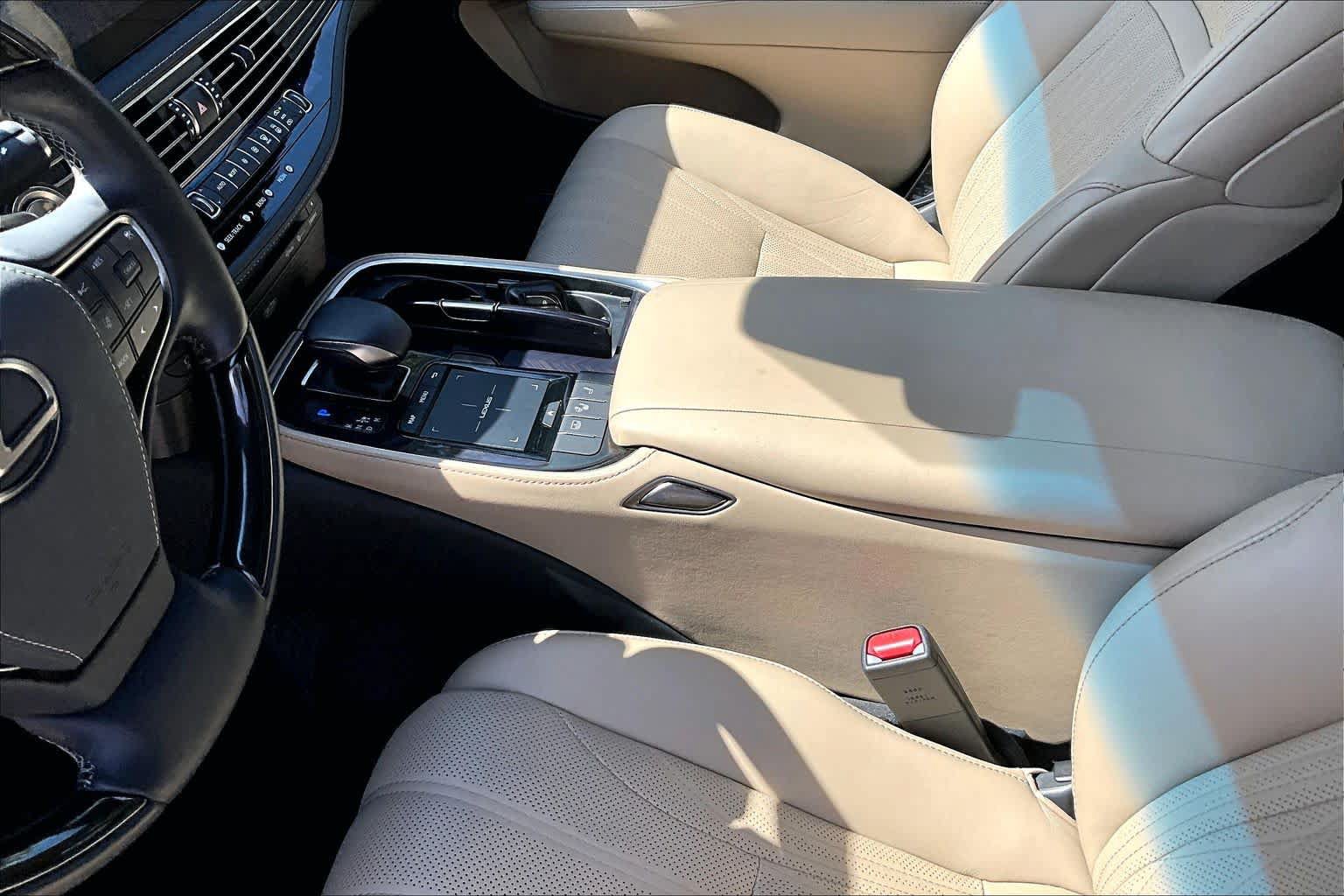 Used 2022 Lexus LS 500 AWD w/ Interior Upgrade Package image 17