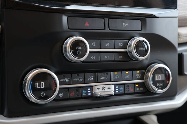 Used 2022 Ford Expedition Limited AWD/4WD image 20