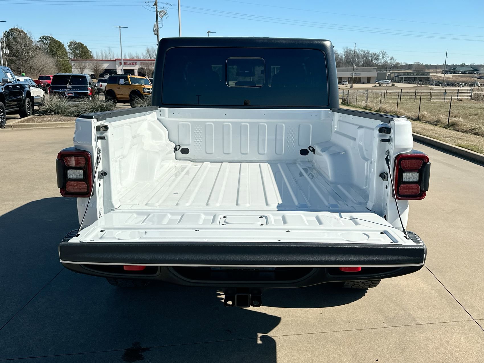 Used 2024 Jeep Gladiator Rubicon AWD/4WD image 22