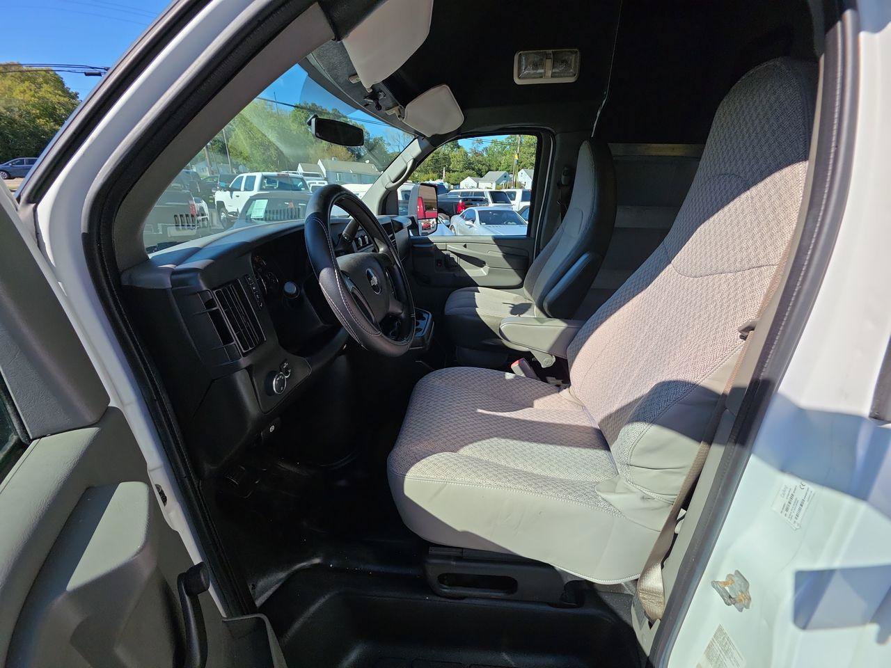 Used 2012 Chevrolet Express 3500 RWD image 3
