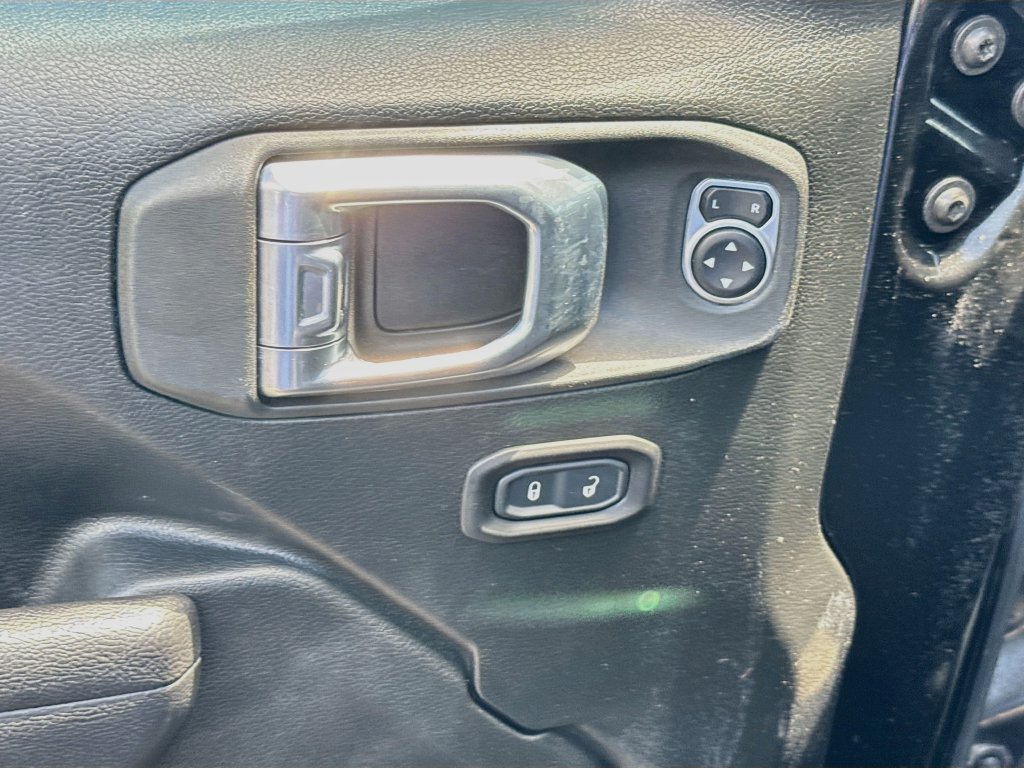 Certified 2022 Jeep Wrangler Unlimited Sport w/ Sun And Sound Package AWD/4WD image 19