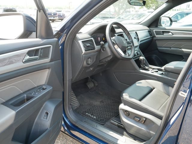 Certified 2023 Volkswagen Atlas Cross Sport SE w/ Panoramic Sunroof Package AWD/4WD image 12