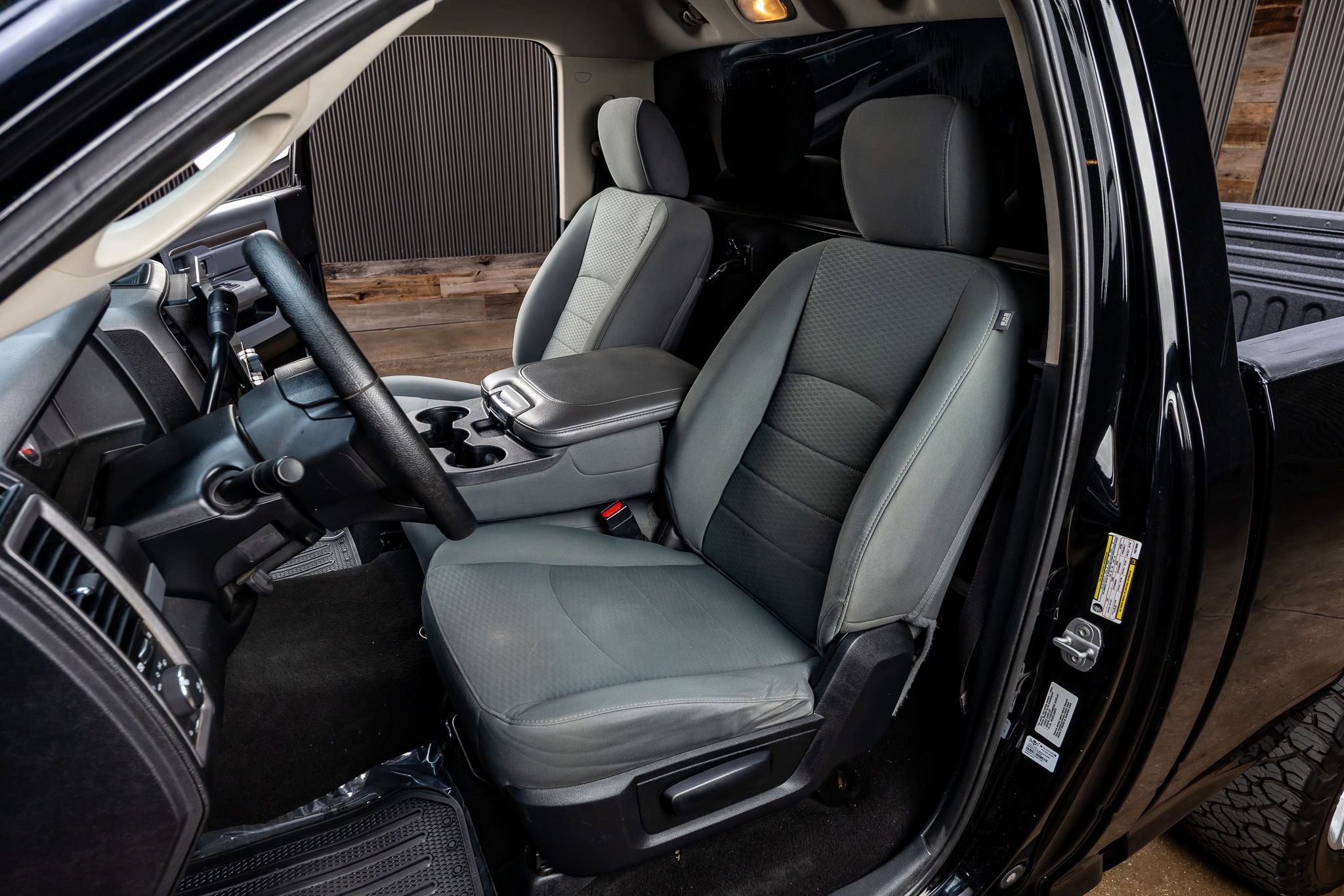 Used 2014 RAM 1500 Express image 29