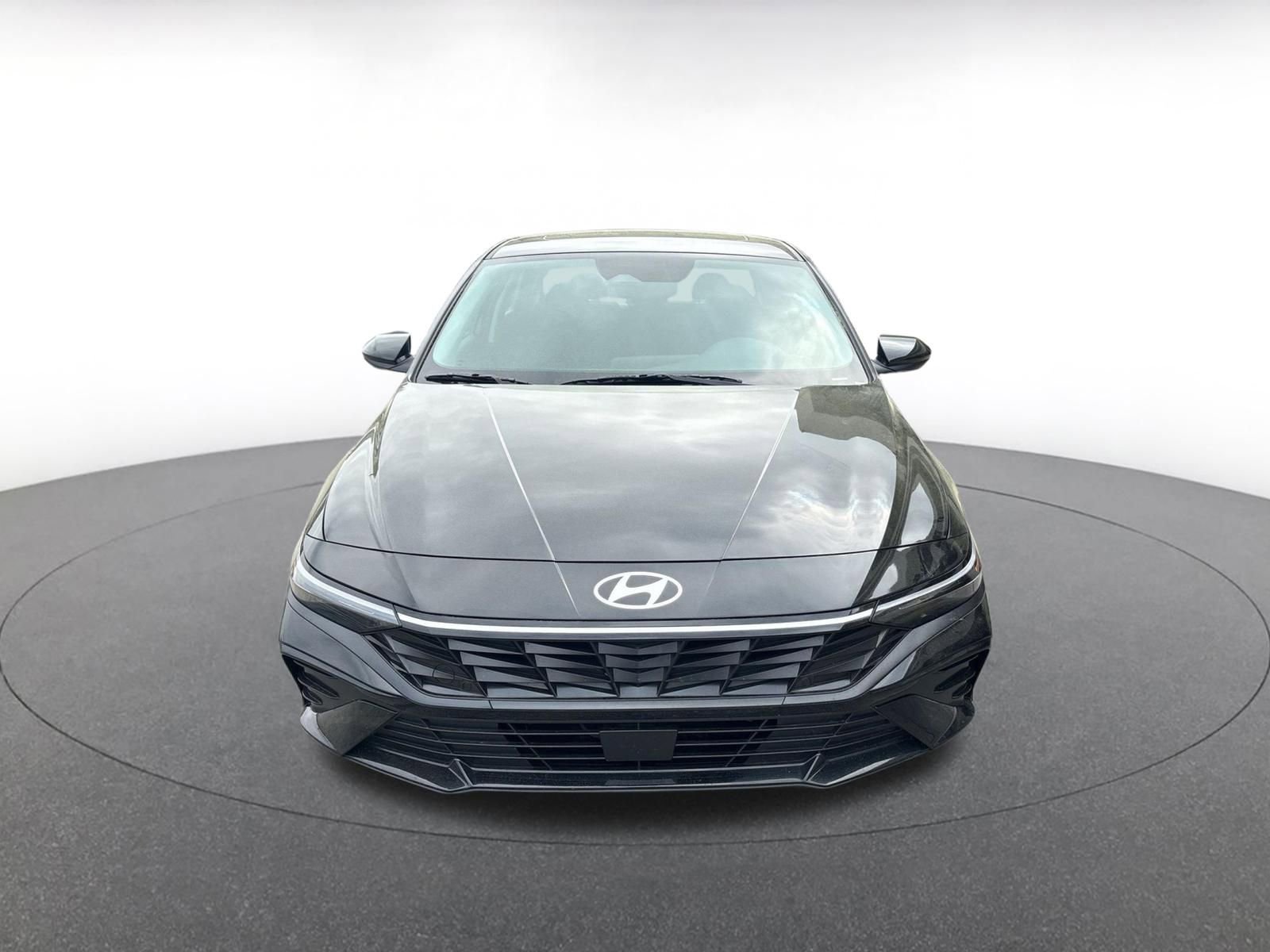 Used 2025 Hyundai Elantra SEL image 6