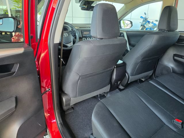 Used 2017 Toyota RAV4 LE w/ Carpet Mat Package AWD/4WD image 16