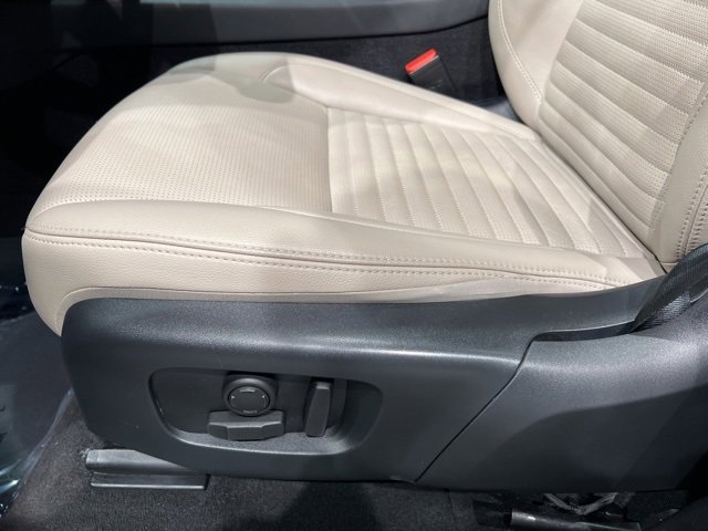Used 2023 Land Rover Discovery Sport S image 21