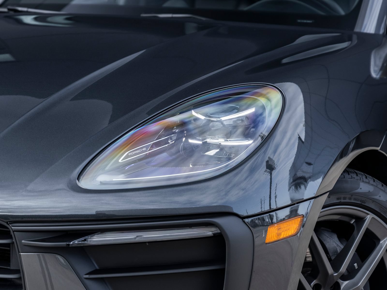 Certified 2025 Porsche Macan Turbo AWD/4WD image 16