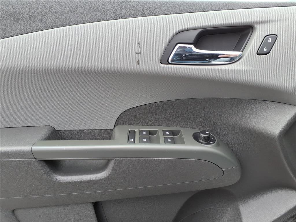 Used 2020 Chevrolet Sonic LT w/ Convenience Package image 11