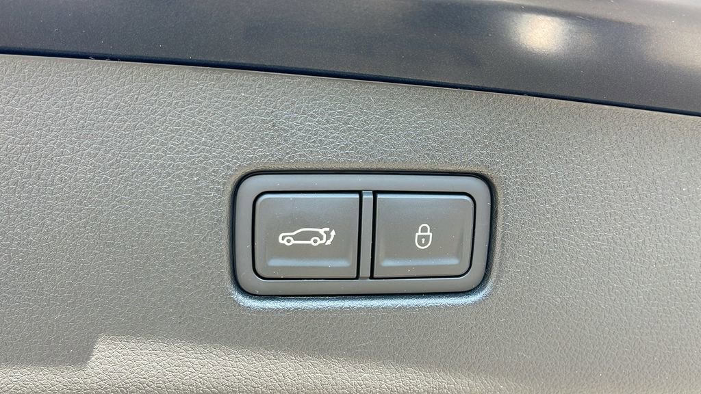 Used 2025 Genesis GV70 2.5T w/ Select Package image 32