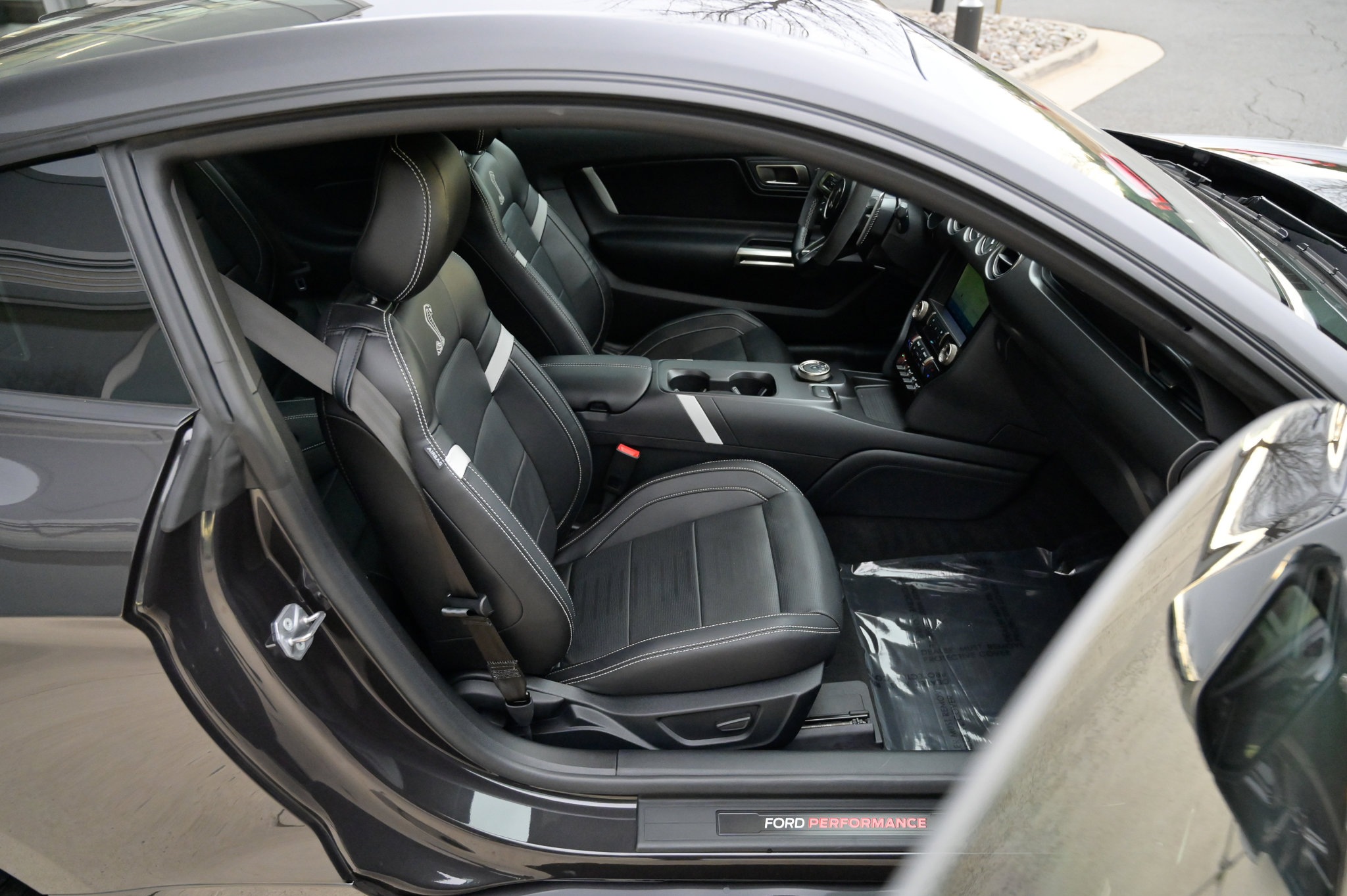Used 2022 Ford Mustang Shelby GT500 w/ Technology Package image 42