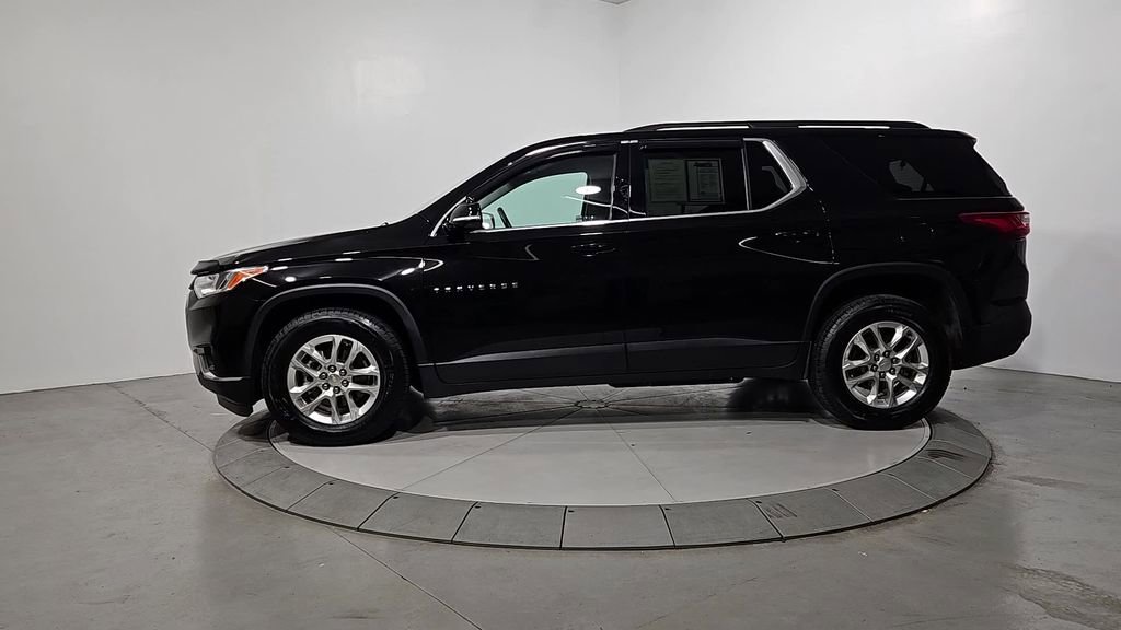 Used 2020 Chevrolet Traverse LT w/ Driver Confidence II Package image 2