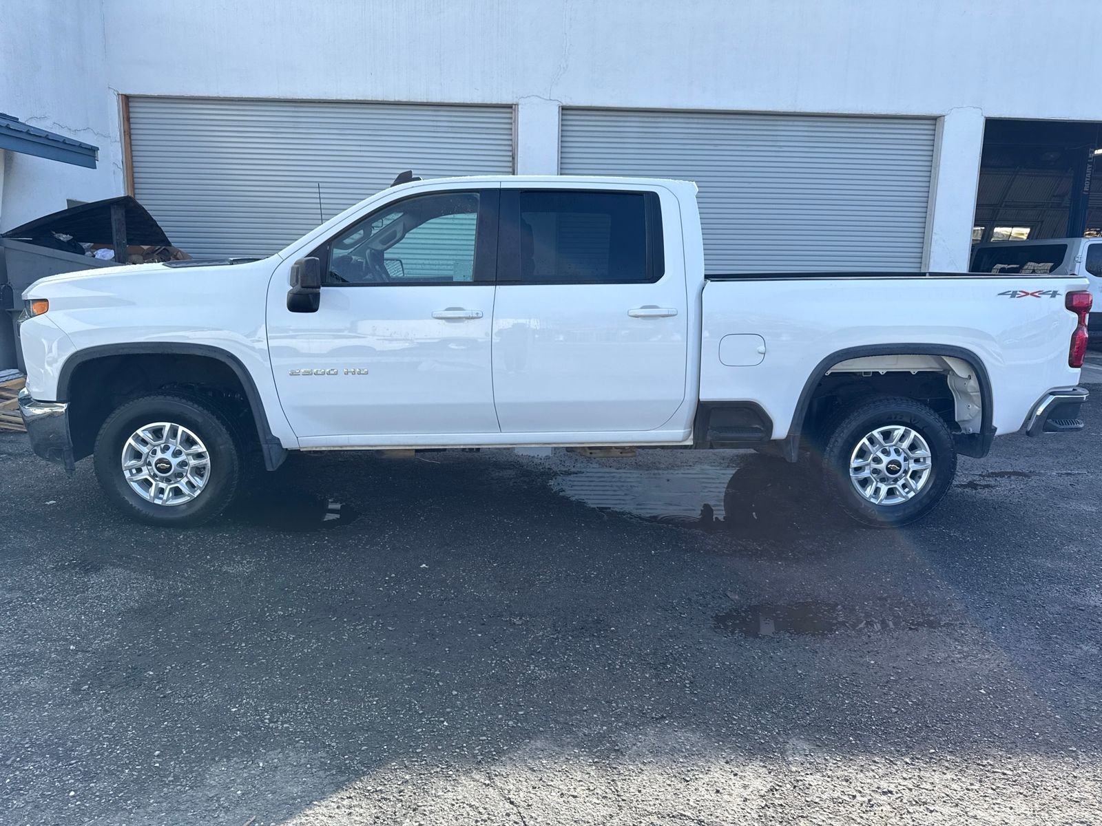 Used 2022 Chevrolet Silverado 2500 LT image 2