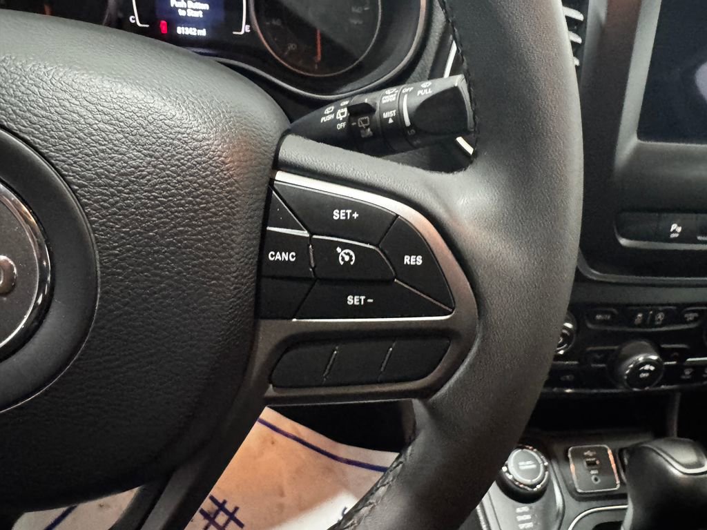 Used 2020 Jeep Cherokee Latitude Plus image 6