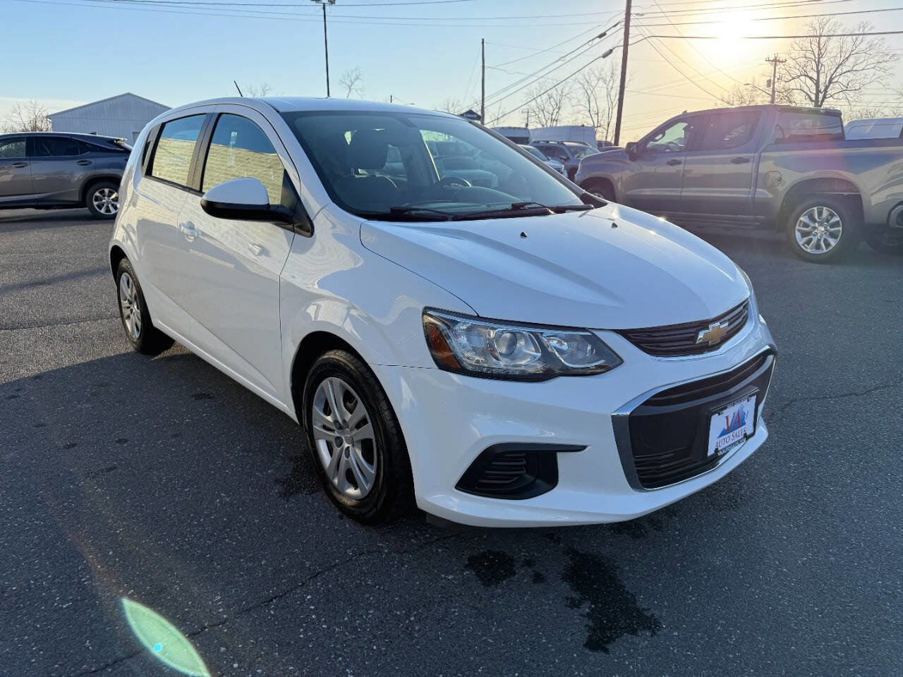 Used 2018 Chevrolet Sonic LT image 4