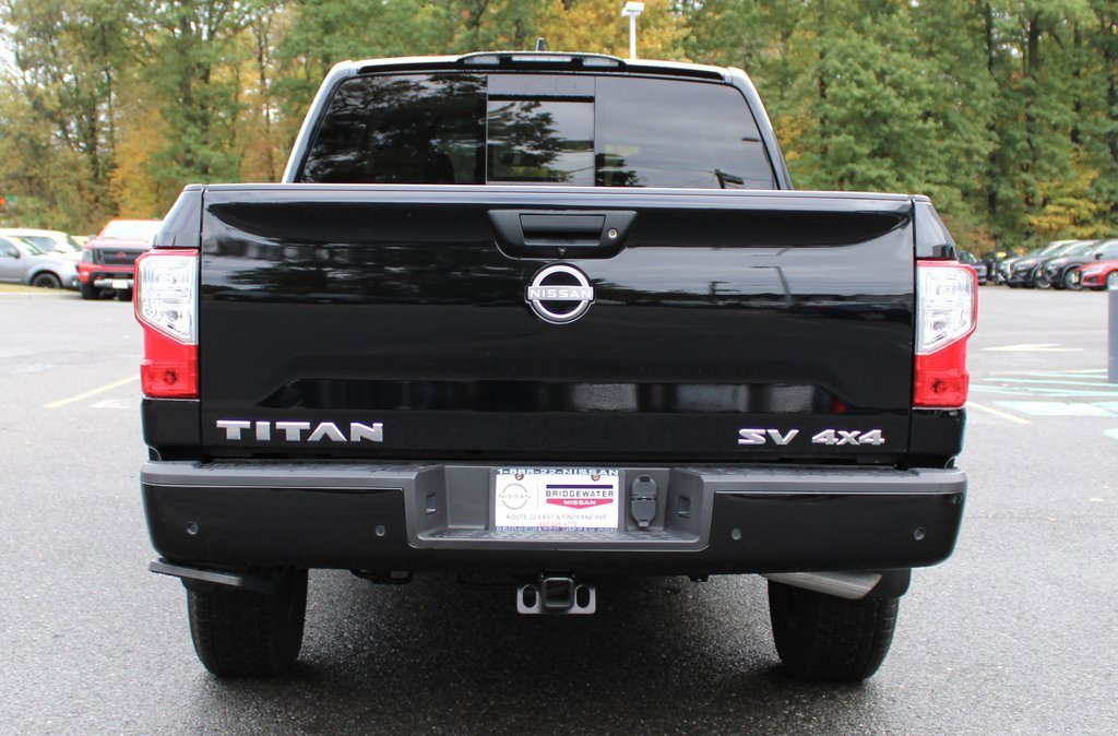 Certified 2024 Nissan Titan SV w/ SV Convenience Package image 7