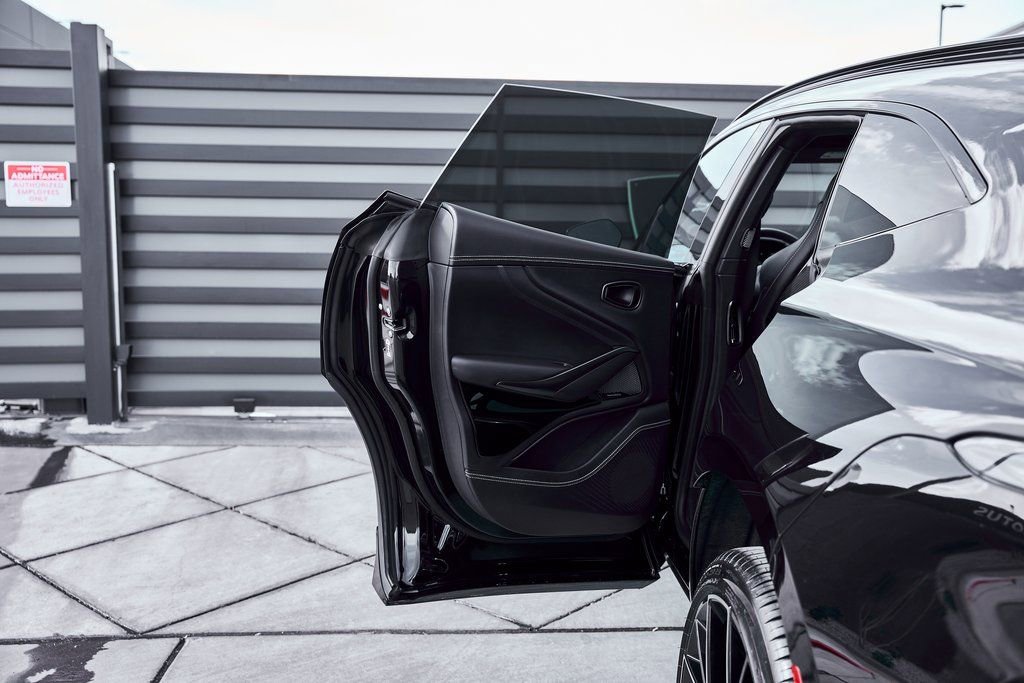 Used 2025 Aston Martin DBX 707 image 26