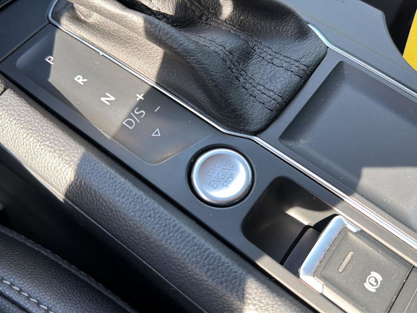 Used 2019 Volkswagen Atlas SE FWD image 24
