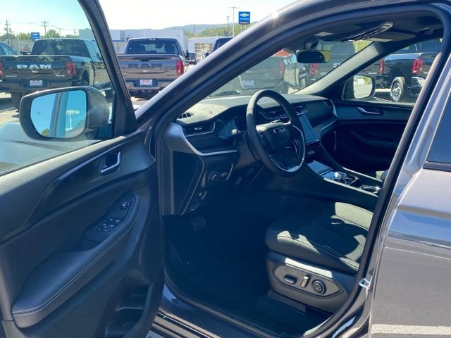 New 2025 Jeep Grand Cherokee L Laredo w/ Luxury Tech Group I image 14