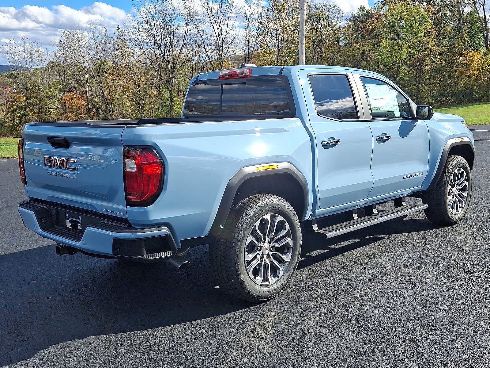 New 2026 GMC Canyon Denali image 6