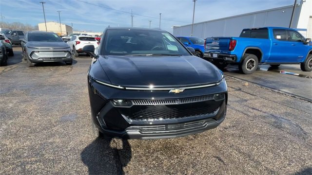 New 2026 Chevrolet Equinox EV LT image 4