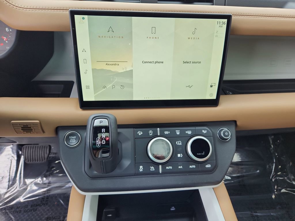 Certified 2025 Land Rover Defender 90 X-Dynamic SE image 15