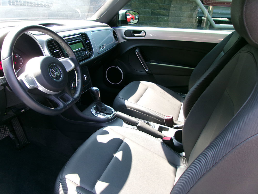 Used 2012 Volkswagen Beetle 2.5 FWD image 11