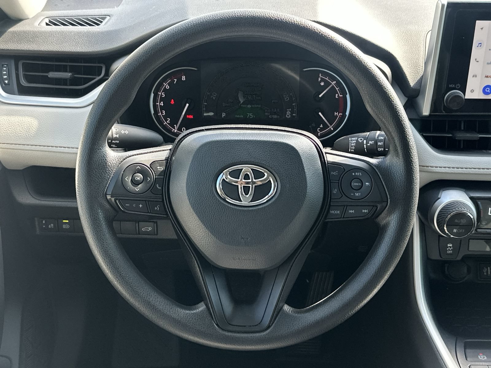 Used 2025 Toyota RAV4 XLE w/ Convenience Package FWD image 19